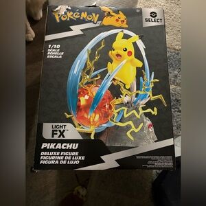 Pokémon Pikachu Deluxe Figure with Light FX